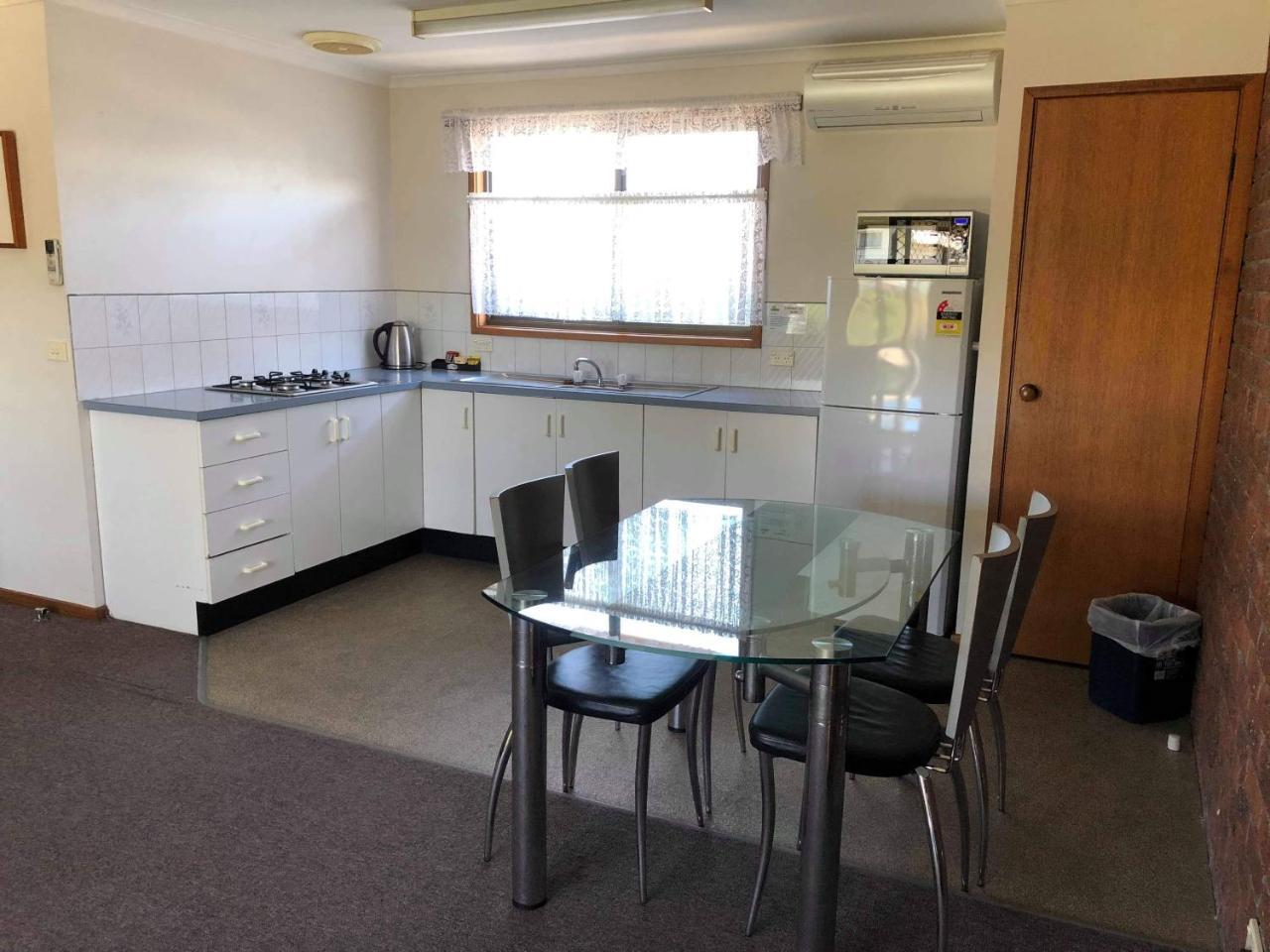 Lakes Jakaranda Holiday Units Lakes Entrance Bagian luar foto