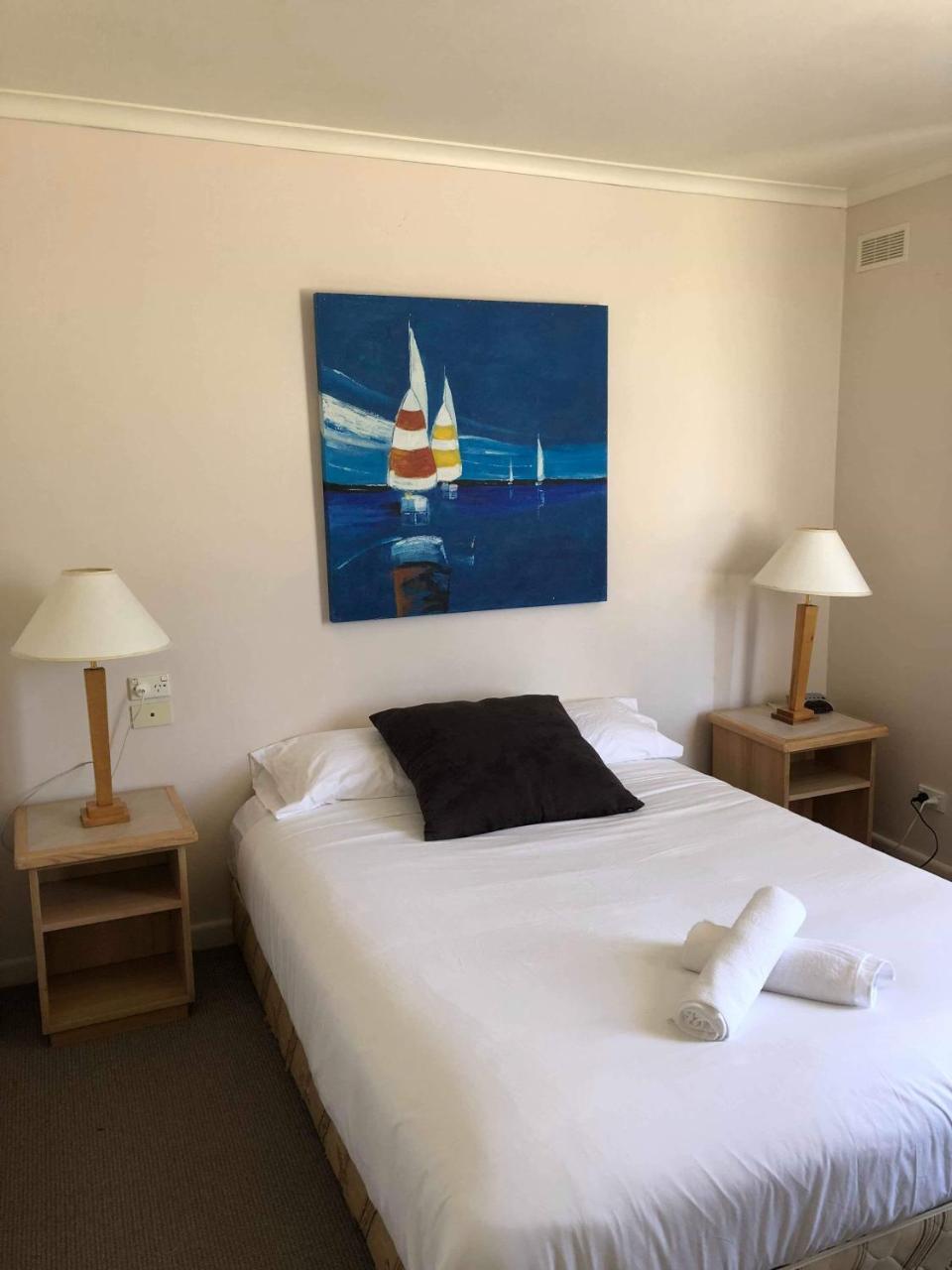 Lakes Jakaranda Holiday Units Lakes Entrance Bagian luar foto