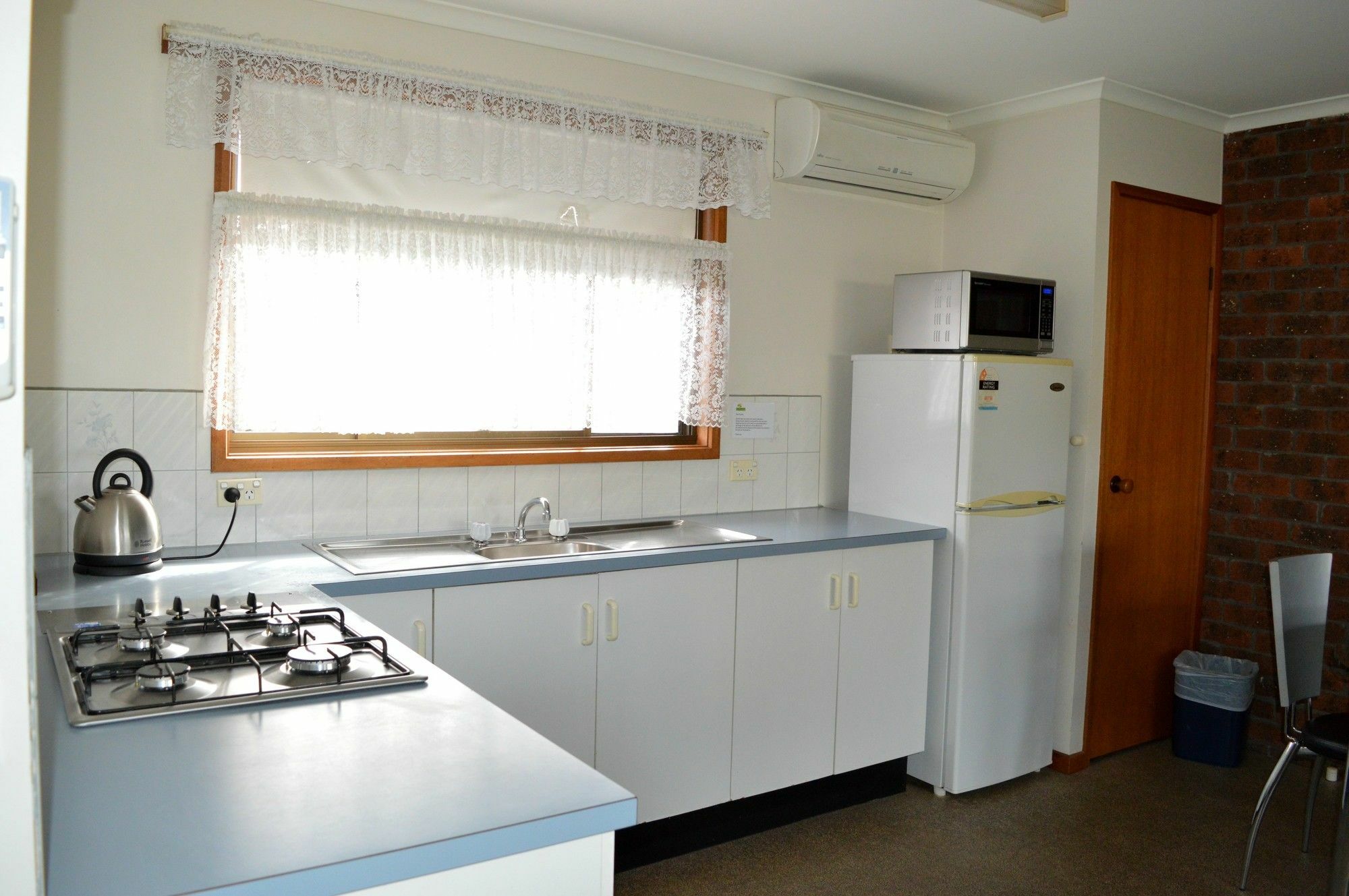 Lakes Jakaranda Holiday Units Lakes Entrance Bagian luar foto