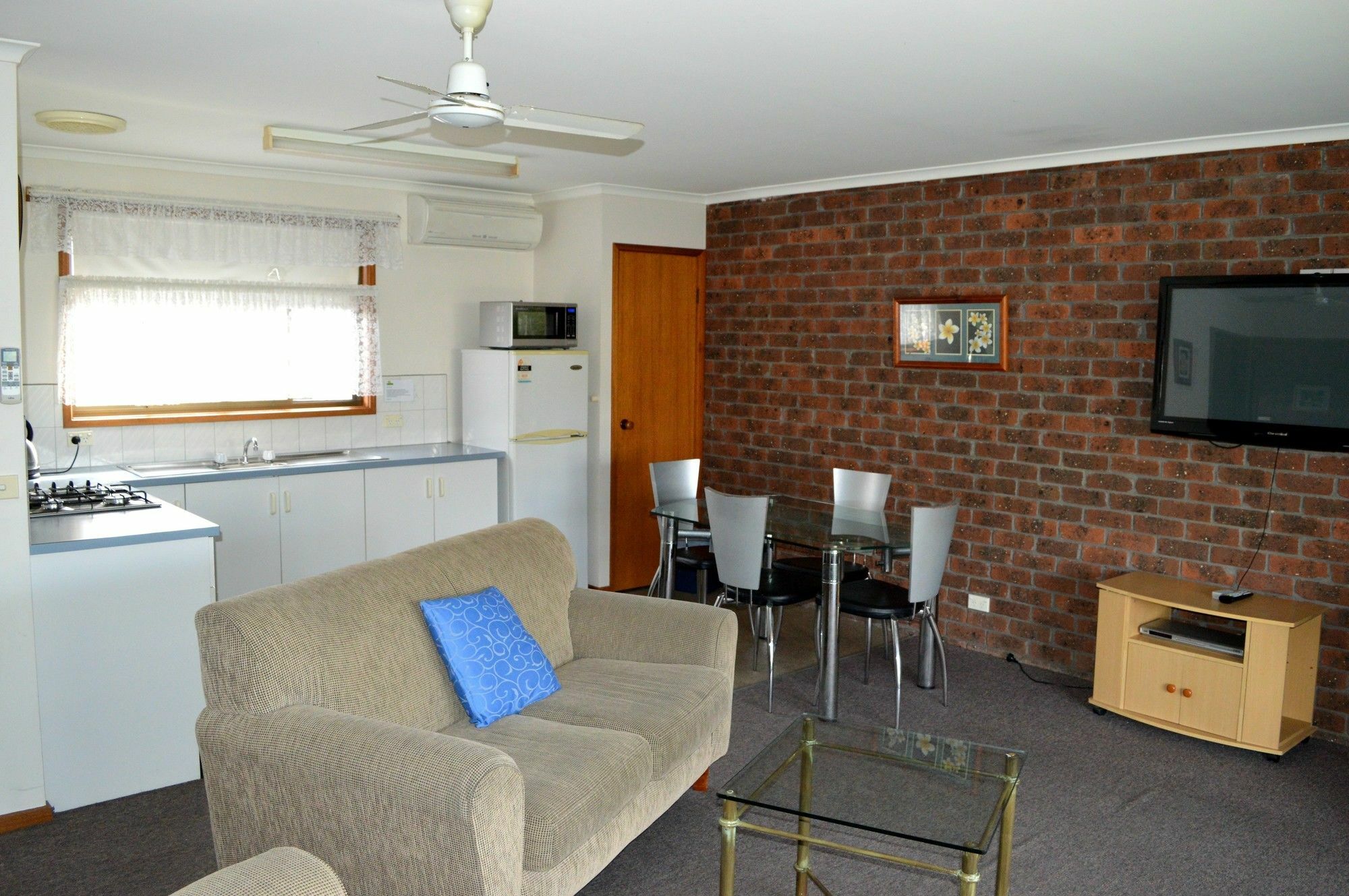 Lakes Jakaranda Holiday Units Lakes Entrance Bagian luar foto