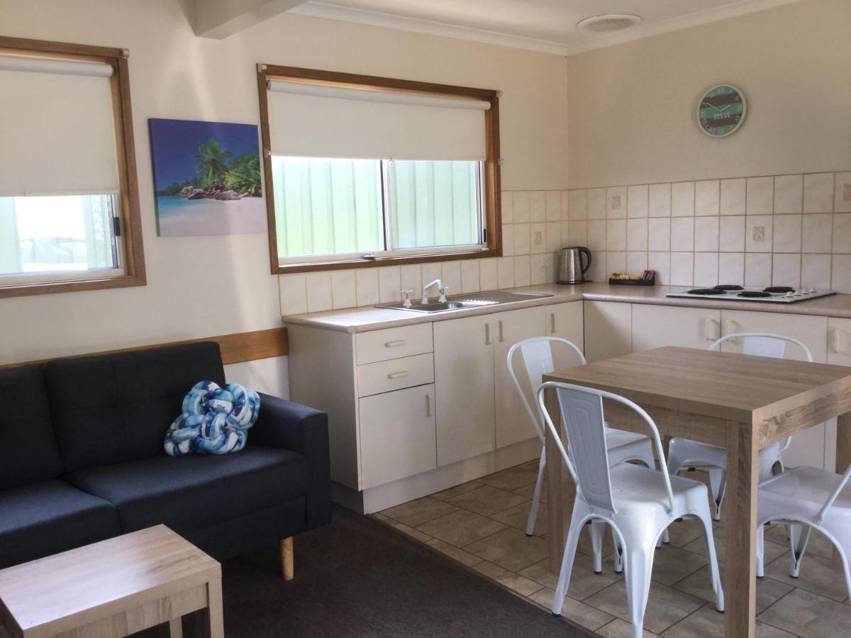 Lakes Jakaranda Holiday Units Lakes Entrance Bagian luar foto